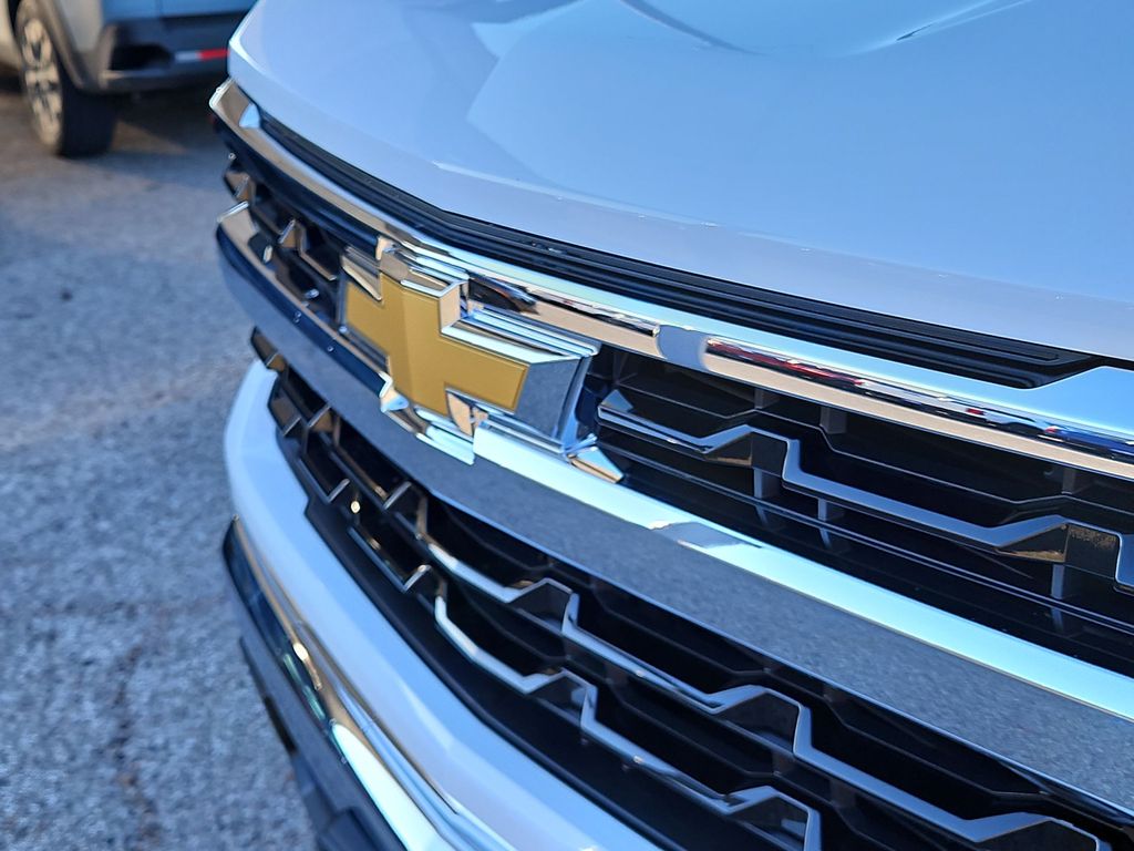 Thumbnail: 2026 Chevrolet Silverado 1500 - 22