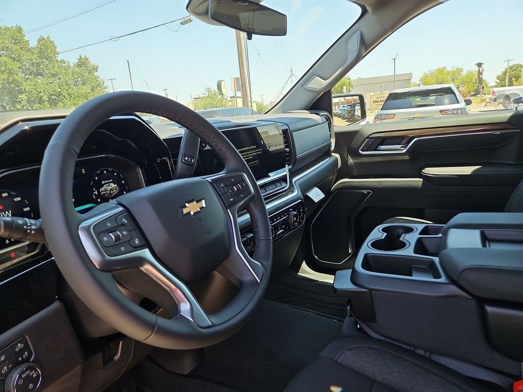 Thumbnail: 2026 Chevrolet Silverado 1500 - 2