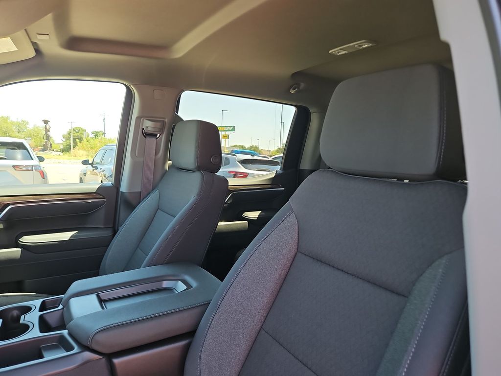 Thumbnail: 2026 Chevrolet Silverado 1500 - 9