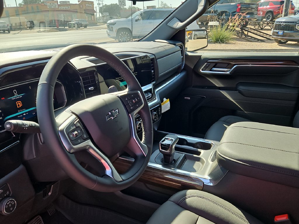 Thumbnail: 2026 Chevrolet Silverado 1500 - 2