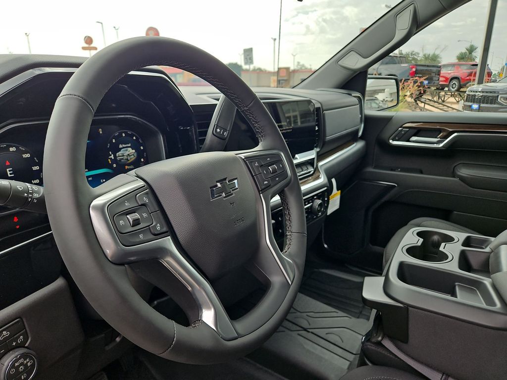 Thumbnail: 2026 Chevrolet Silverado 1500 - 2