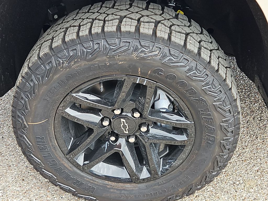Thumbnail: 2026 Chevrolet Silverado 1500 - 8