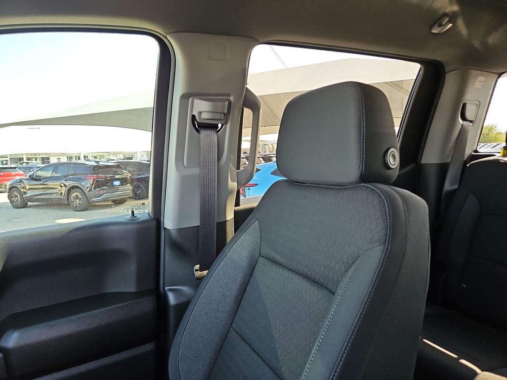 Thumbnail: 2026 Chevrolet Silverado 1500 - 9