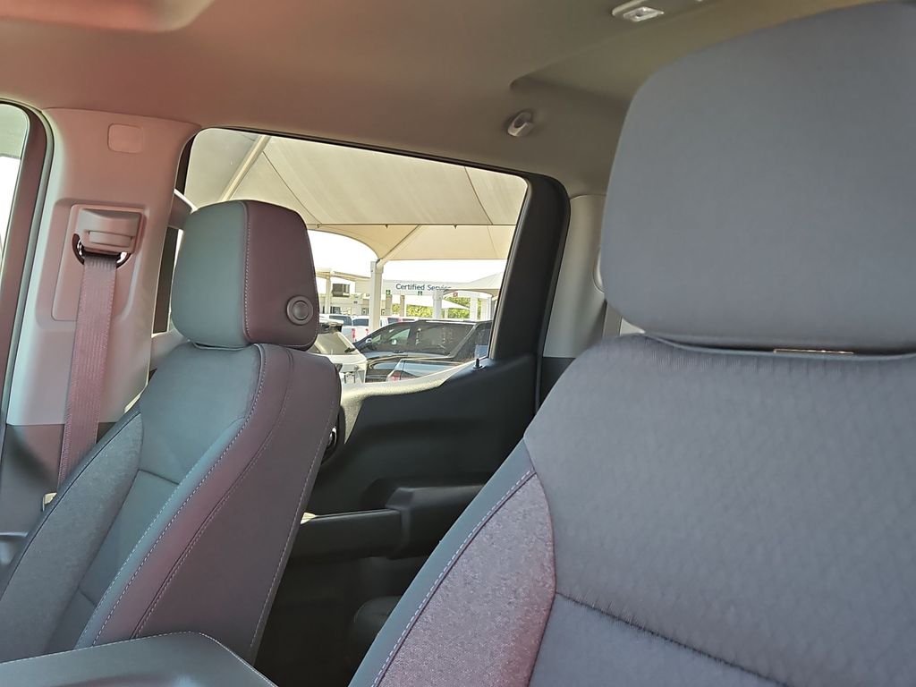 Thumbnail: 2026 Chevrolet Silverado 1500 - 9