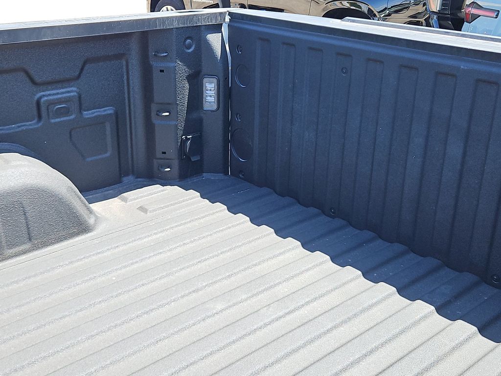 Thumbnail: 2026 Chevrolet Silverado 1500 - 25