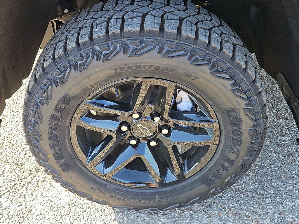 Thumbnail: 2026 Chevrolet Silverado 1500 - 8