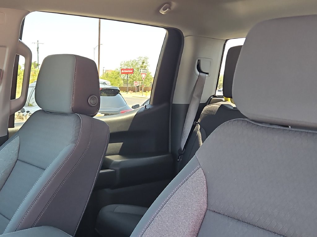Thumbnail: 2026 Chevrolet Silverado 1500 - 9