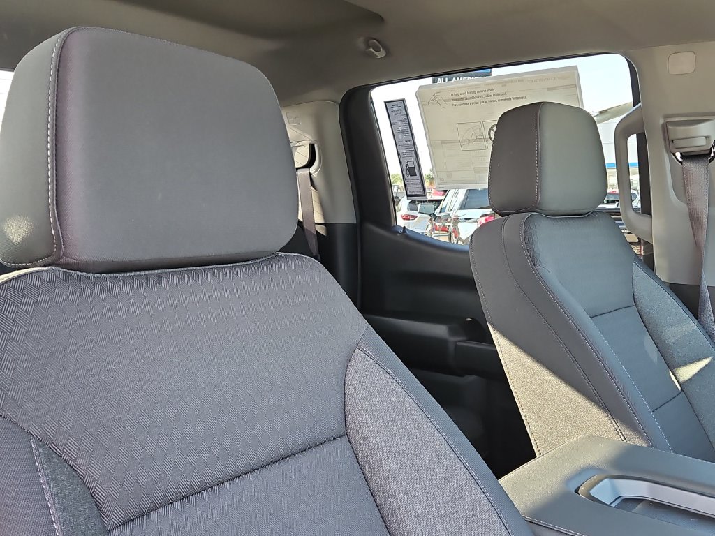 Thumbnail: 2026 Chevrolet Silverado 1500 - 9