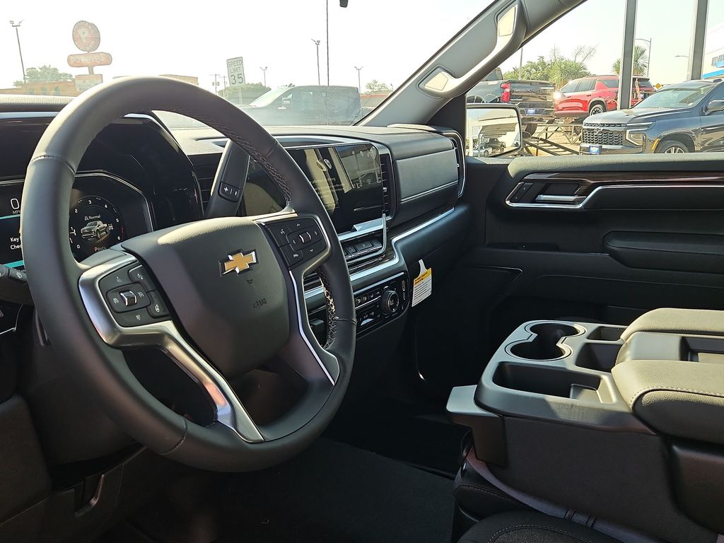 Thumbnail: 2026 Chevrolet Silverado 1500 - 2