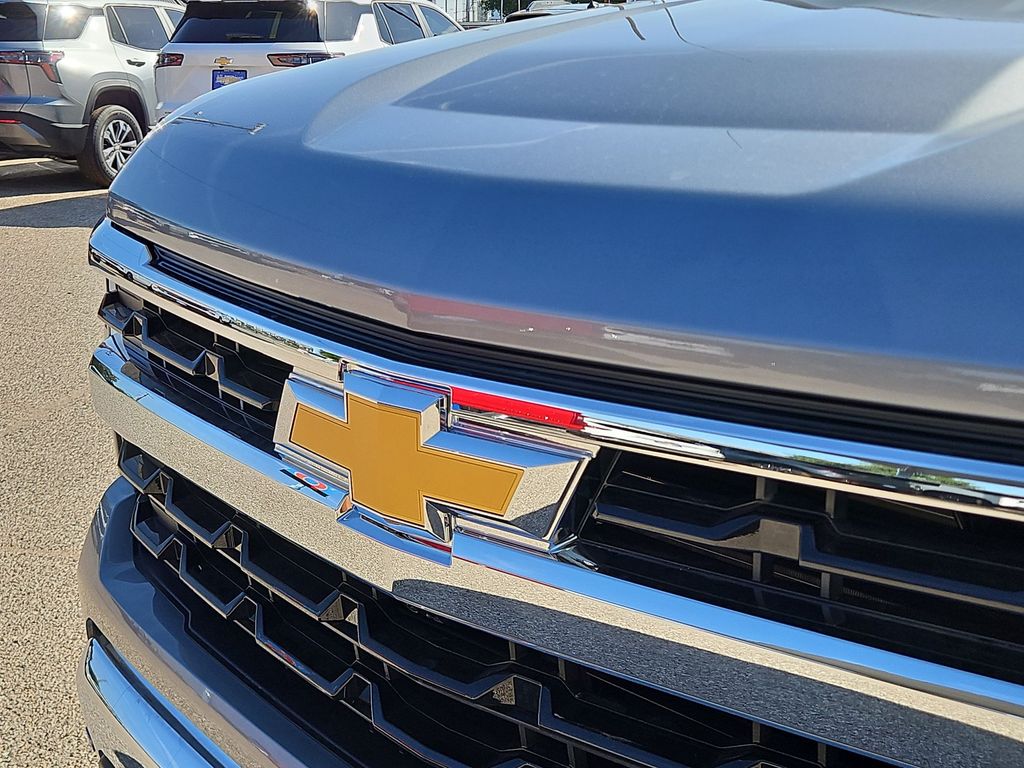 Thumbnail: 2026 Chevrolet Silverado 1500 - 21