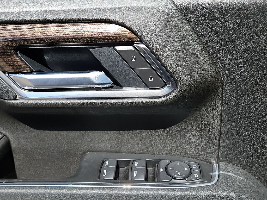 Thumbnail: 2026 Chevrolet Silverado 1500 - 22