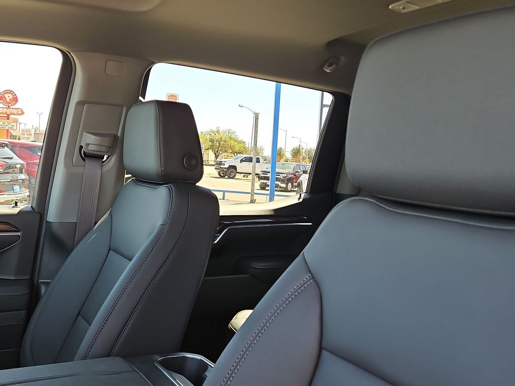 Thumbnail: 2026 Chevrolet Silverado 1500 - 9