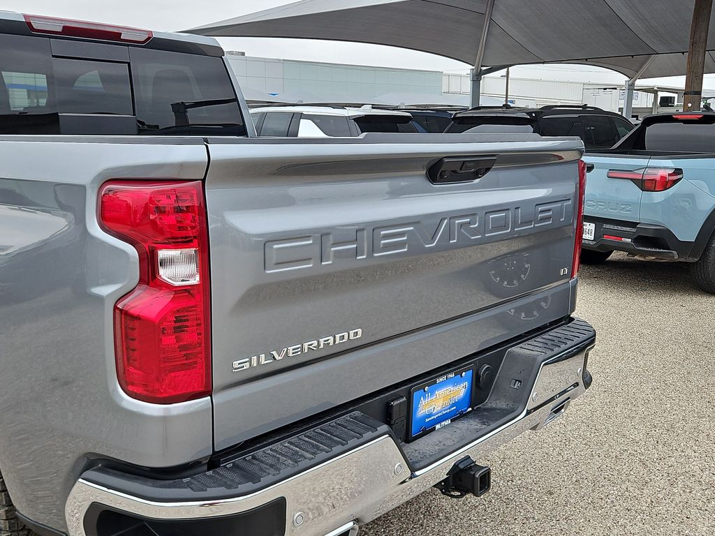 Thumbnail: 2026 Chevrolet Silverado 1500 - 24