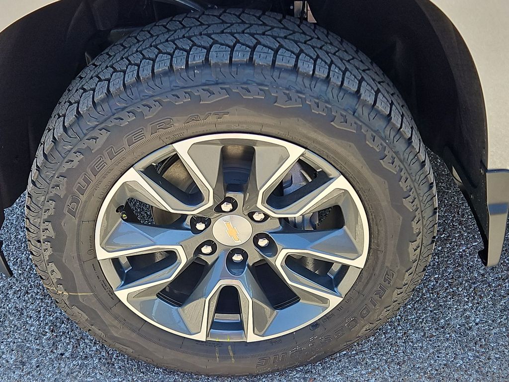 Thumbnail: 2026 Chevrolet Silverado 1500 - 8