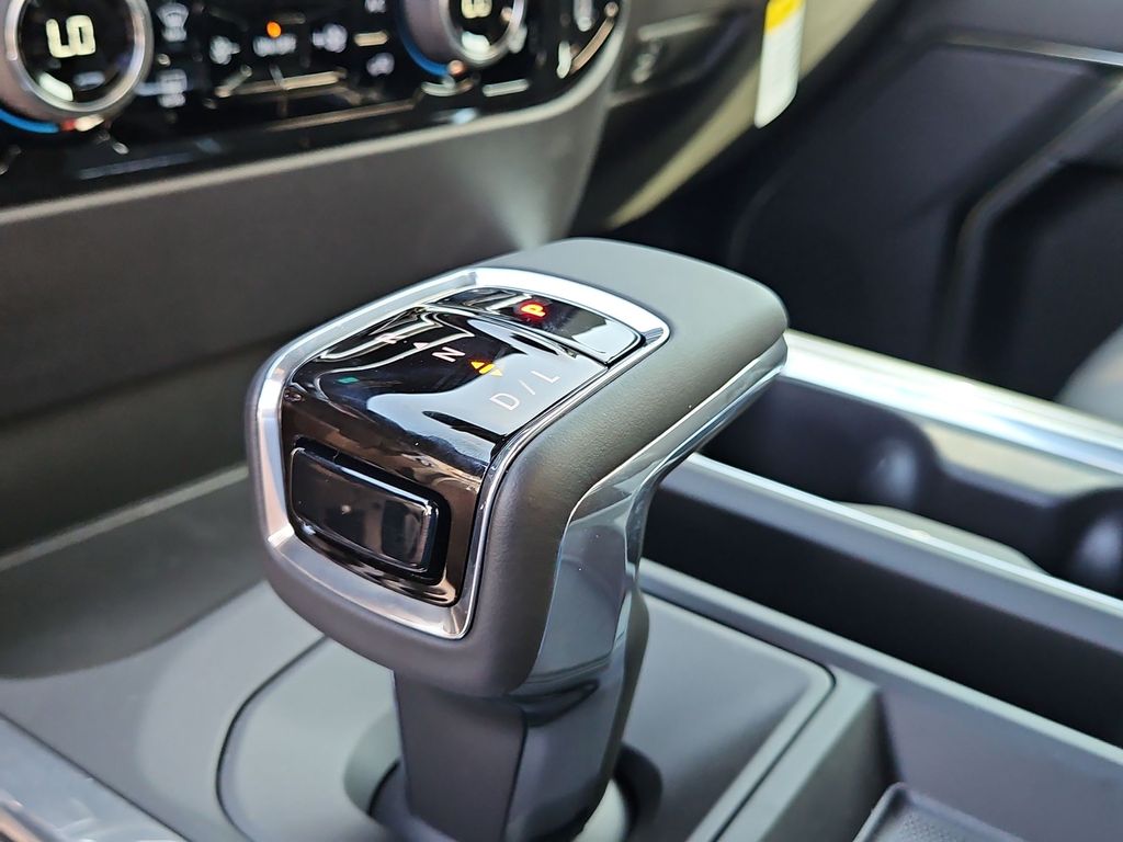 Thumbnail: 2026 Chevrolet Silverado 1500 - 24