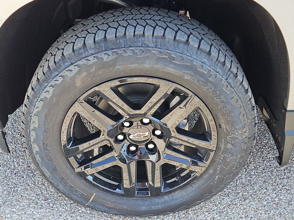 Thumbnail: 2026 Chevrolet Silverado 1500 - 8