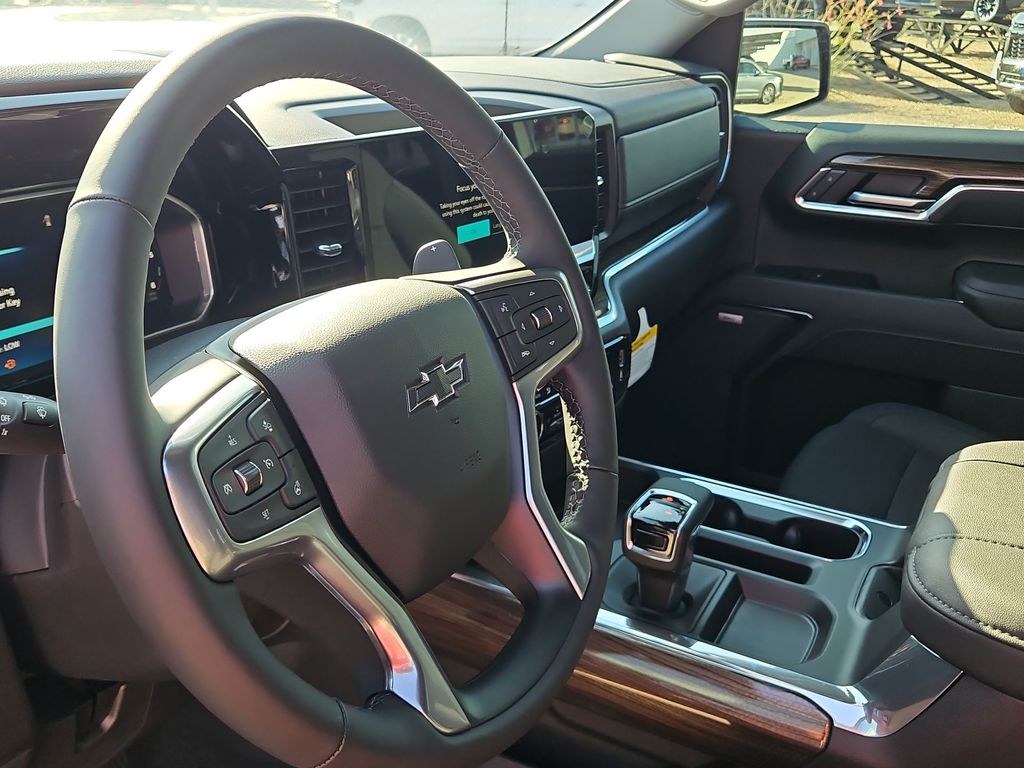 Thumbnail: 2026 Chevrolet Silverado 1500 - 2