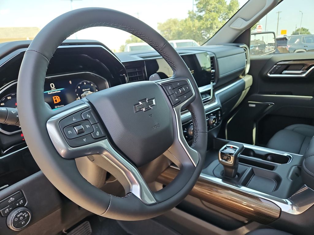 Thumbnail: 2026 Chevrolet Silverado 1500 - 2