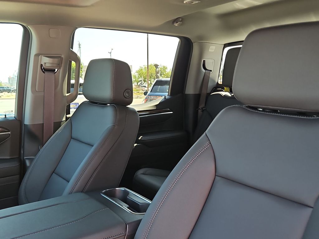 Thumbnail: 2026 Chevrolet Silverado 1500 - 9