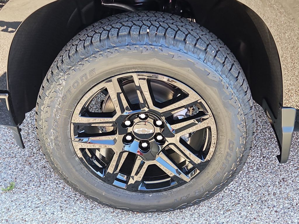Thumbnail: 2026 Chevrolet Silverado 1500 - 8