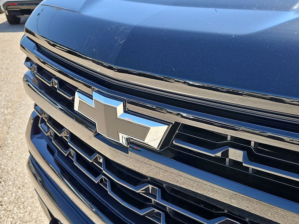 Thumbnail: 2026 Chevrolet Silverado 1500 - 21