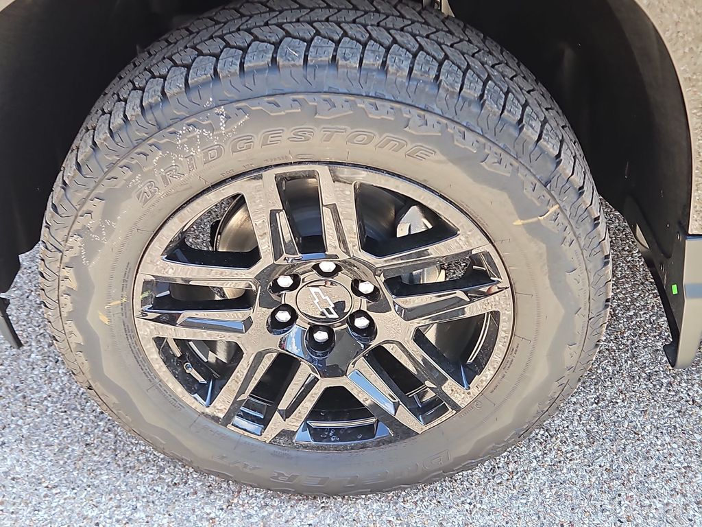 Thumbnail: 2026 Chevrolet Silverado 1500 - 8