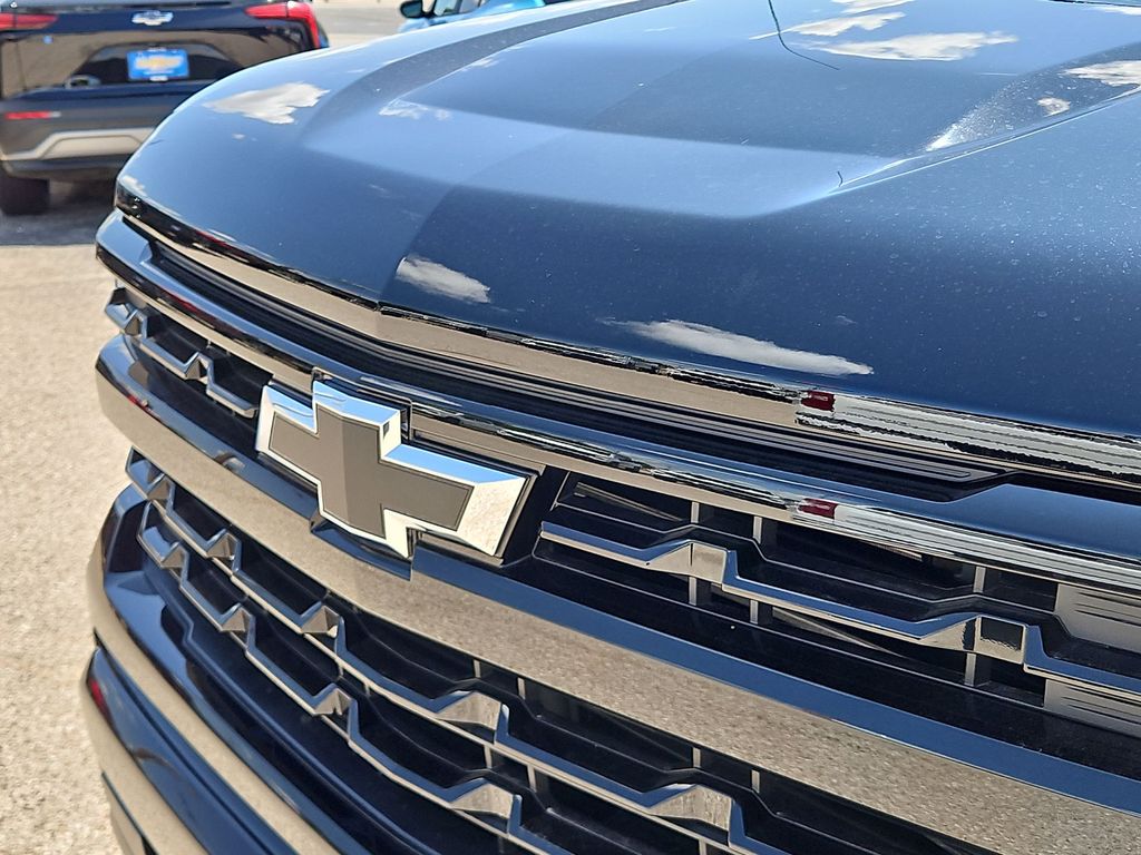 Thumbnail: 2026 Chevrolet Silverado 1500 - 23