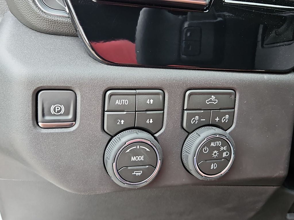 Thumbnail: 2026 Chevrolet Silverado 1500 - 24