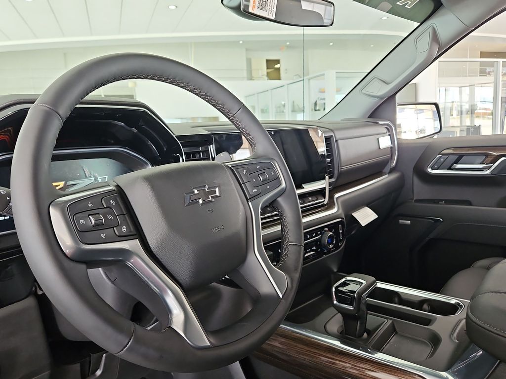 Thumbnail: 2026 Chevrolet Silverado 1500 - 2