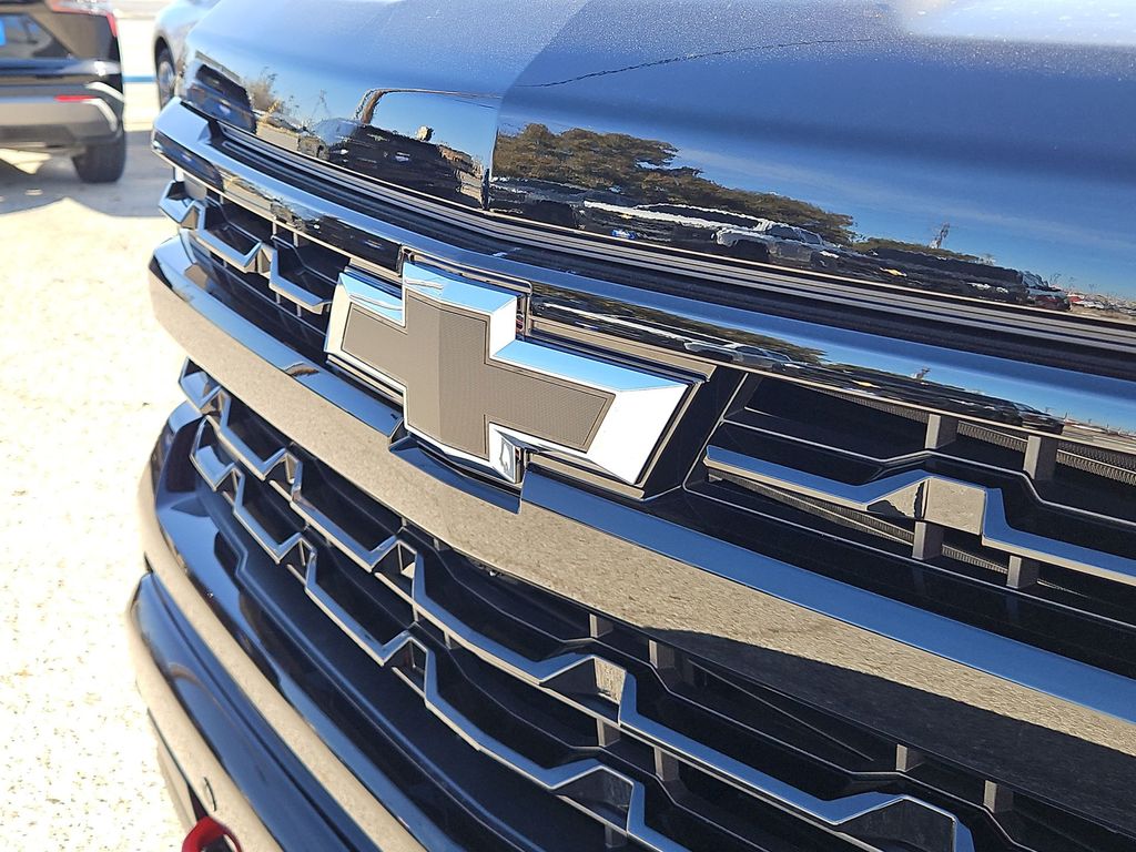 Thumbnail: 2026 Chevrolet Silverado 1500 - 21