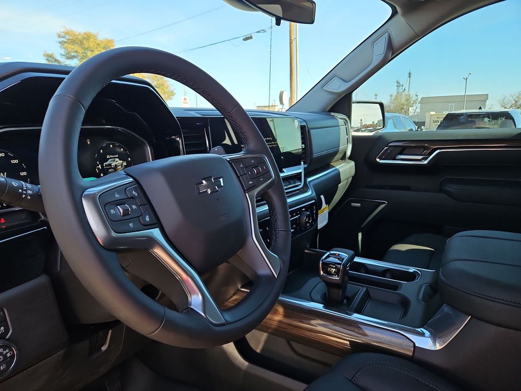 Thumbnail: 2026 Chevrolet Silverado 1500 - 2