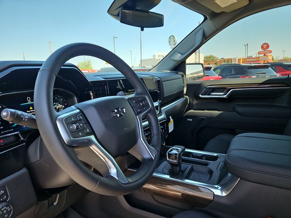 Thumbnail: 2026 Chevrolet Silverado 1500 - 2