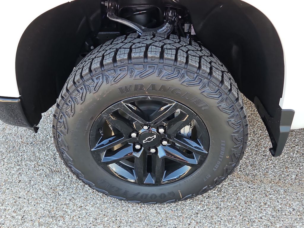 Thumbnail: 2026 Chevrolet Silverado 1500 - 8