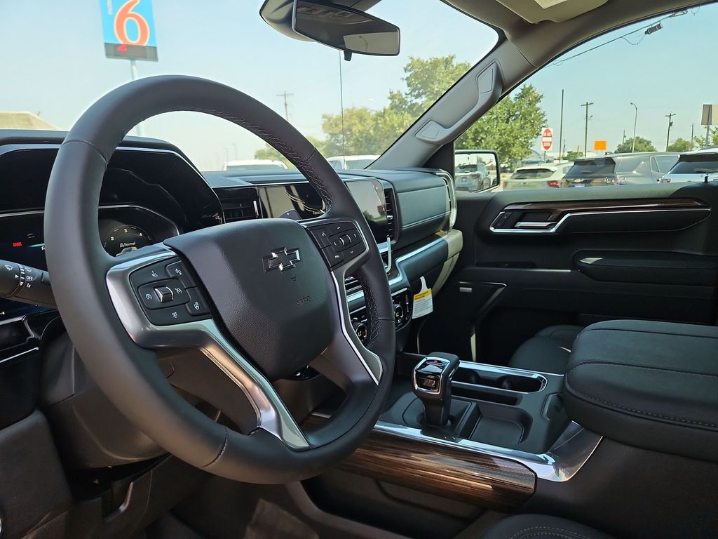 Thumbnail: 2026 Chevrolet Silverado 1500 - 2