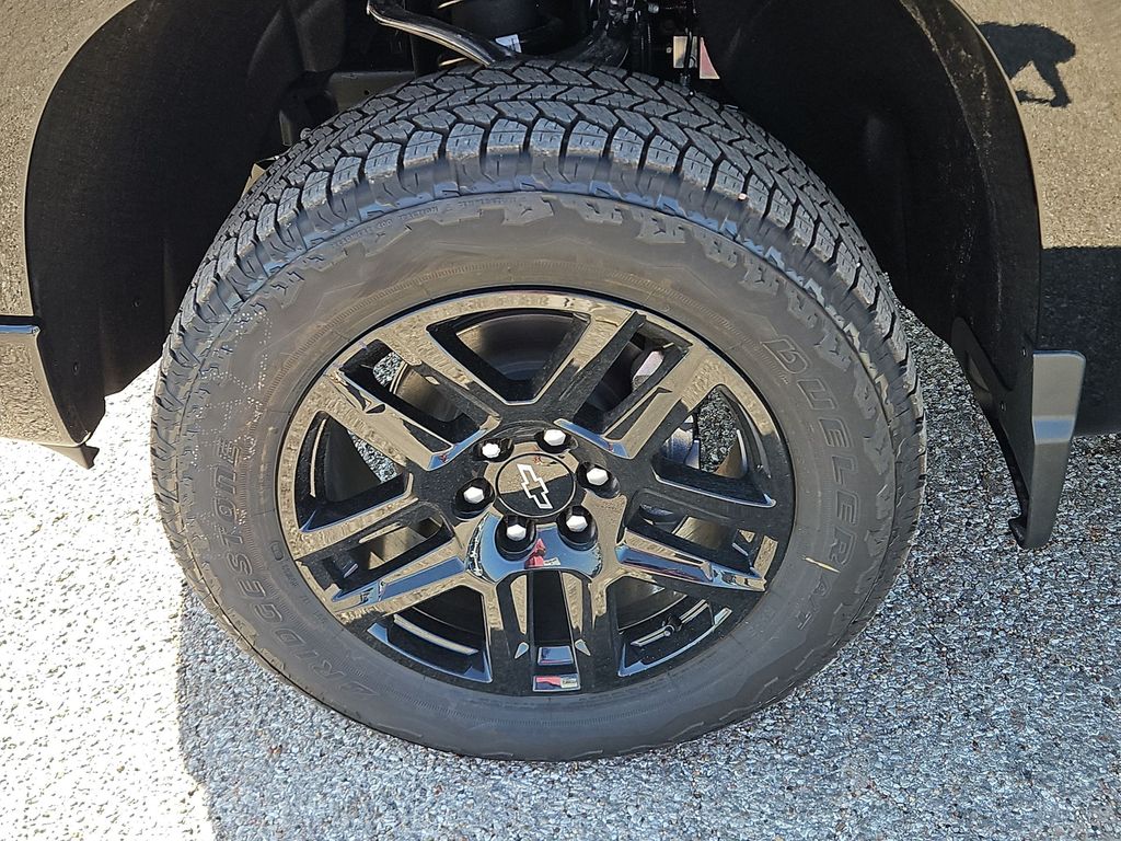 Thumbnail: 2026 Chevrolet Silverado 1500 - 8