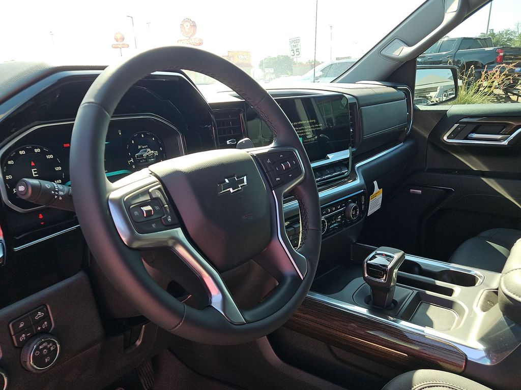 Thumbnail: 2026 Chevrolet Silverado 1500 - 2