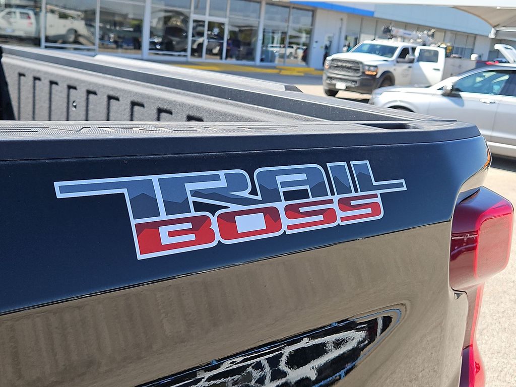 Thumbnail: 2026 Chevrolet Silverado 1500 - 7
