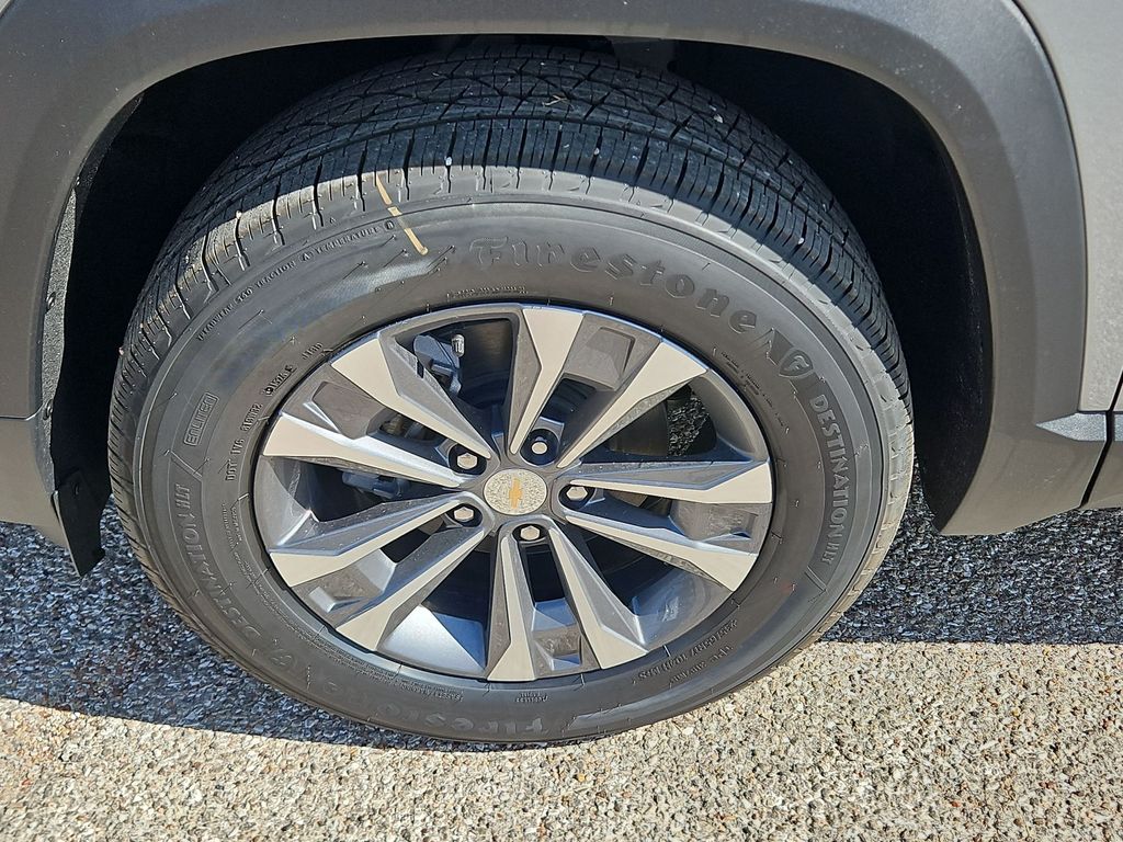 Thumbnail: 2027 Chevrolet Equinox - 8