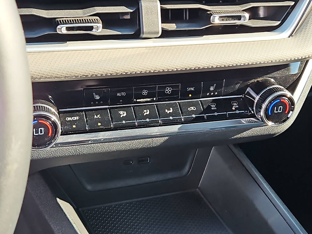 Thumbnail: 2025 Chevrolet Equinox - 25