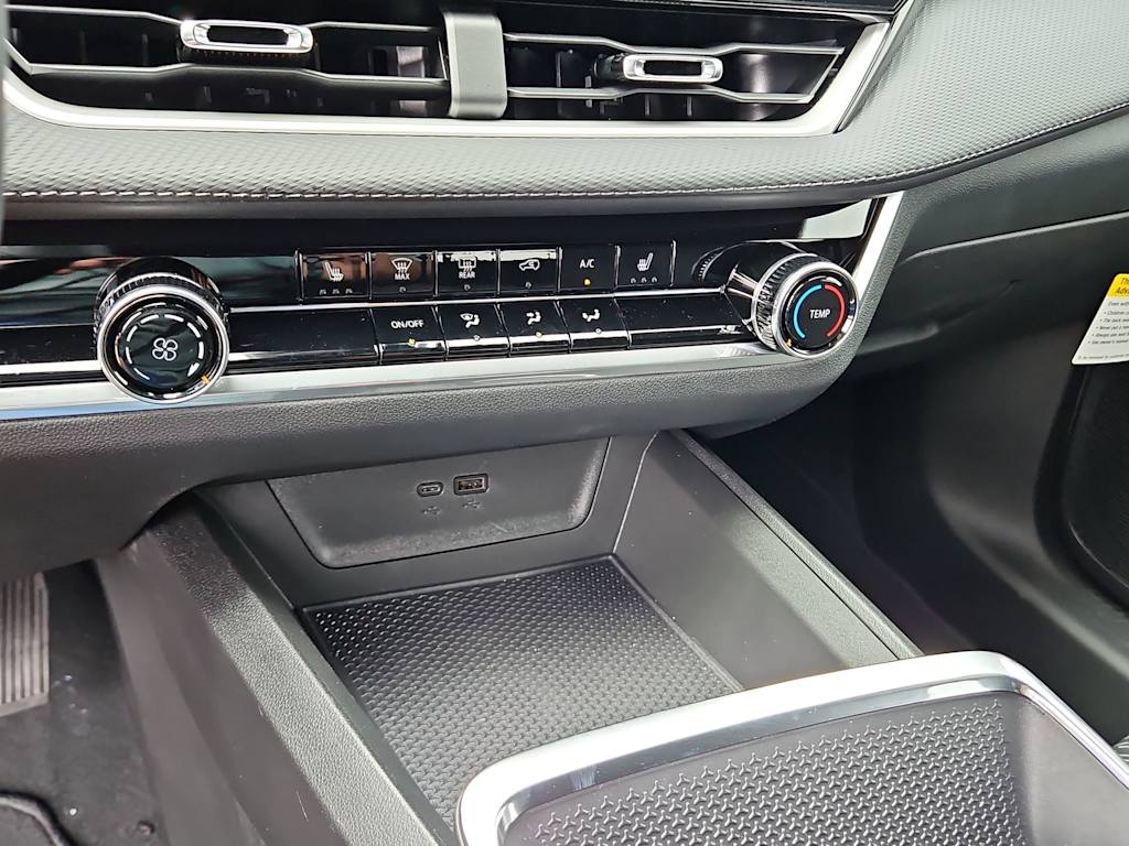 Thumbnail: 2026 Chevrolet Equinox - 21