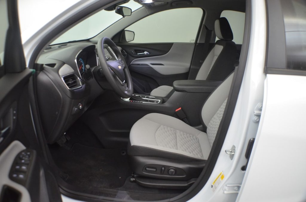 Thumbnail: 2021 Chevrolet Equinox - 10