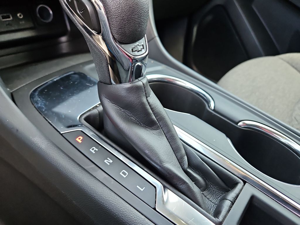 Thumbnail: 2024 Chevrolet Equinox - 24