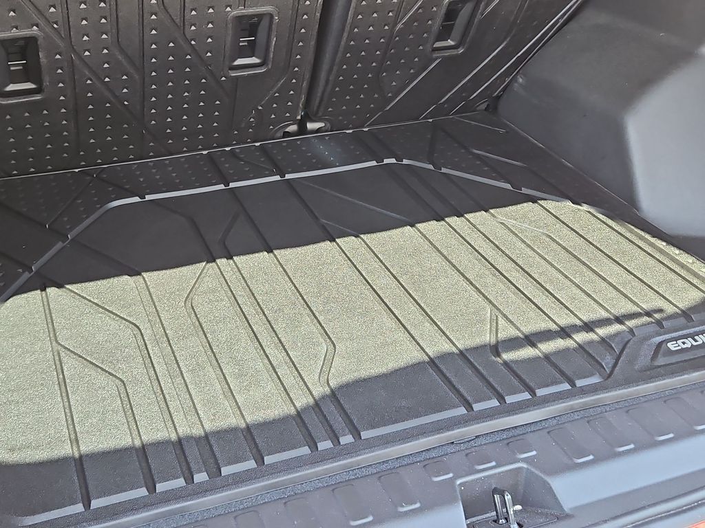 Thumbnail: 2024 Chevrolet Equinox - 25