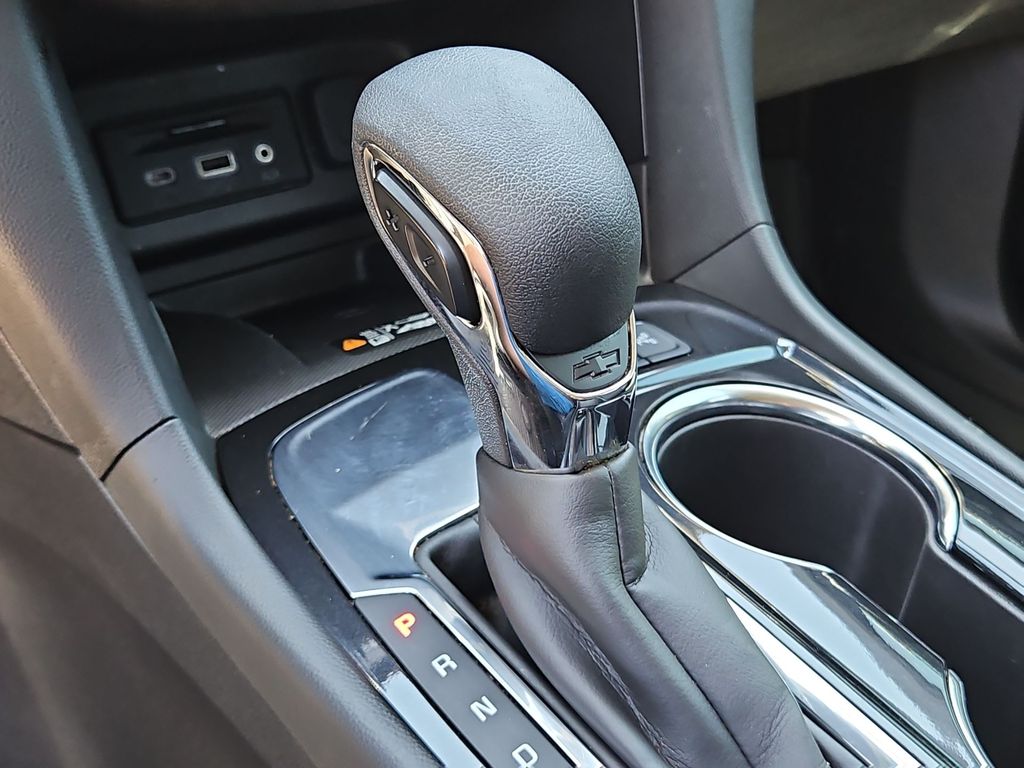 Thumbnail: 2022 Chevrolet Equinox - 24