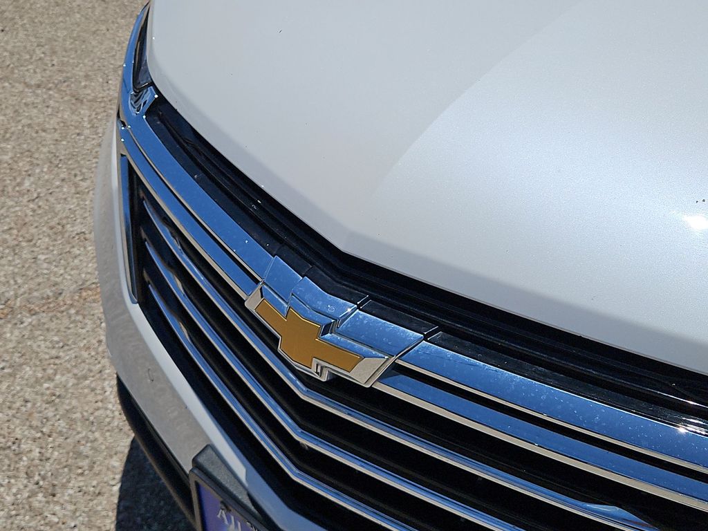 Thumbnail: 2022 Chevrolet Equinox - 22