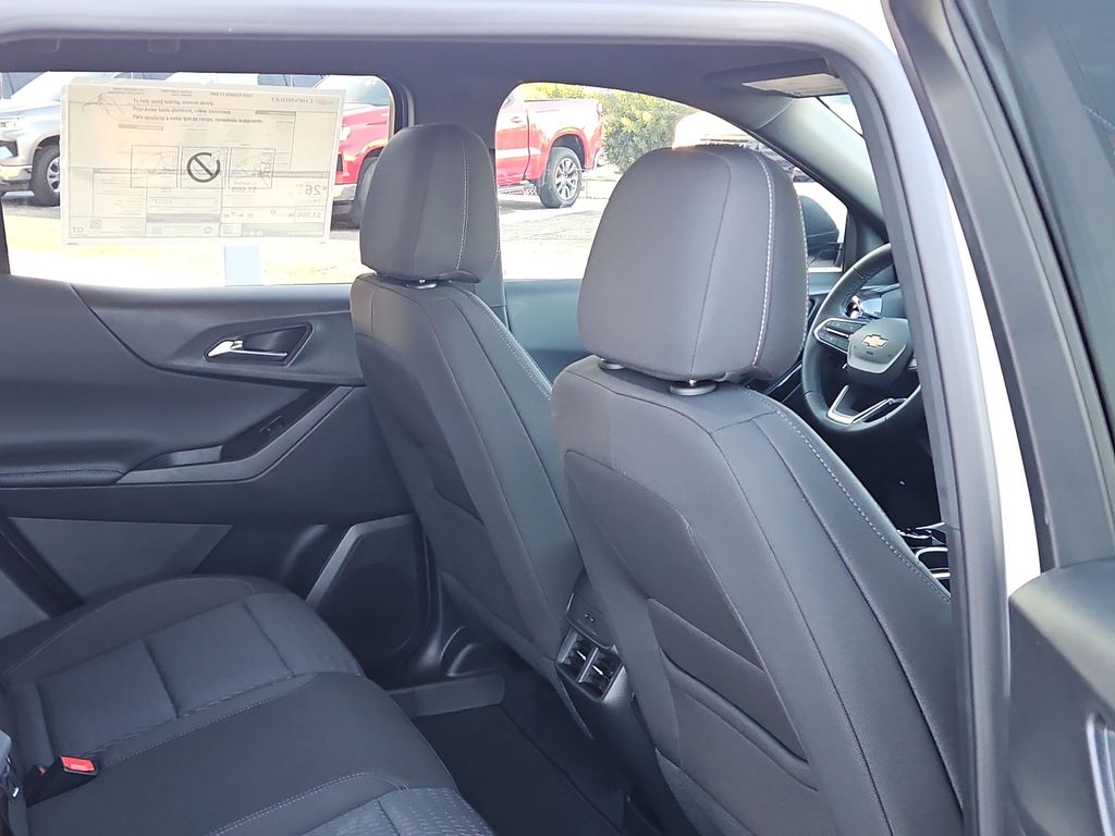 Thumbnail: 2026 Chevrolet Equinox - 12