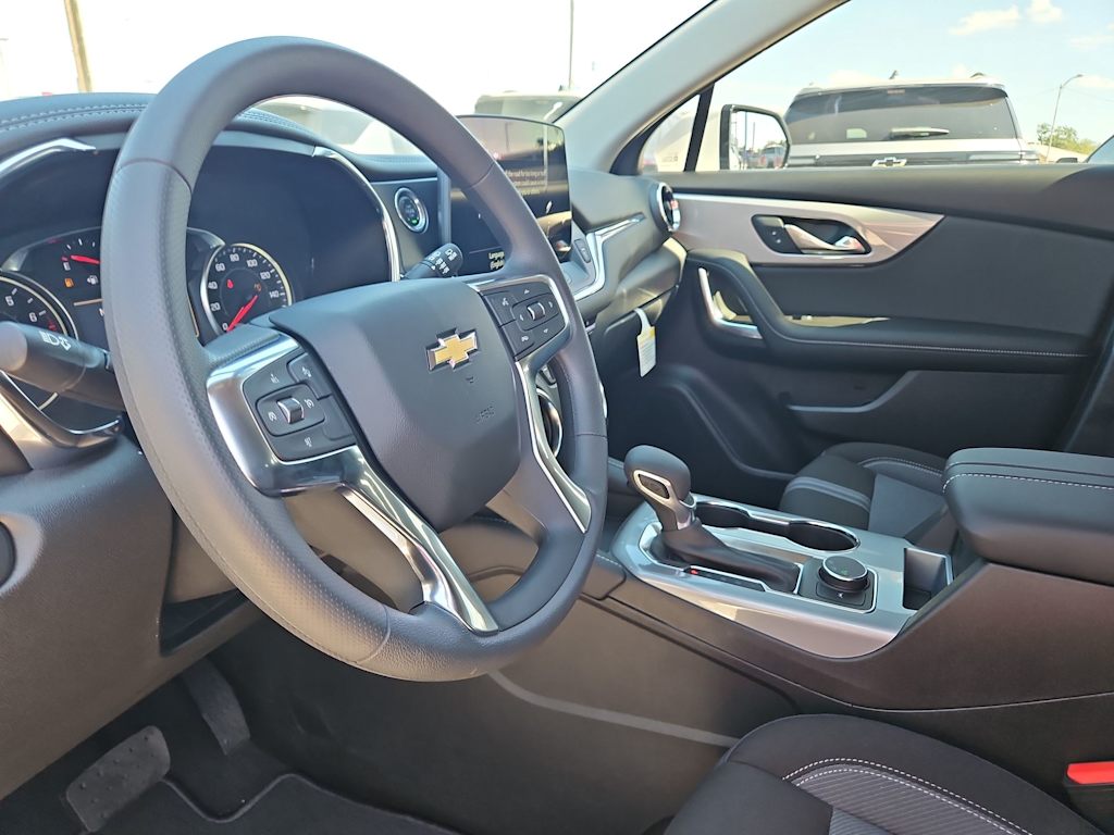Thumbnail: 2025 Chevrolet Blazer - 2