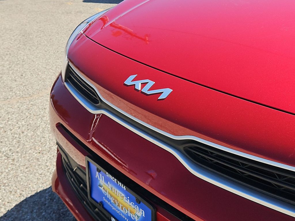 Thumbnail: 2023 Kia Rio - 7