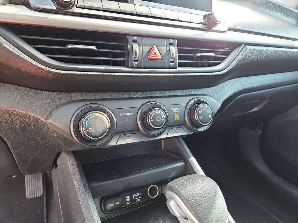 Thumbnail: 2021 Kia Forte - 29