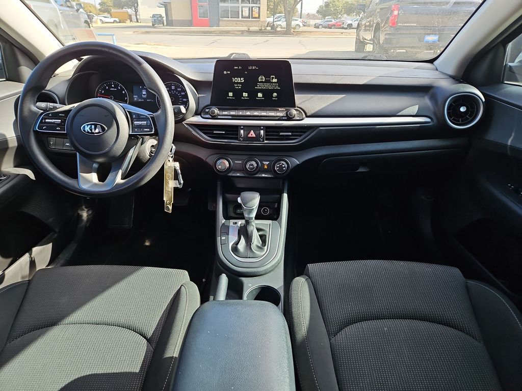 Thumbnail: 2021 Kia Forte - 8